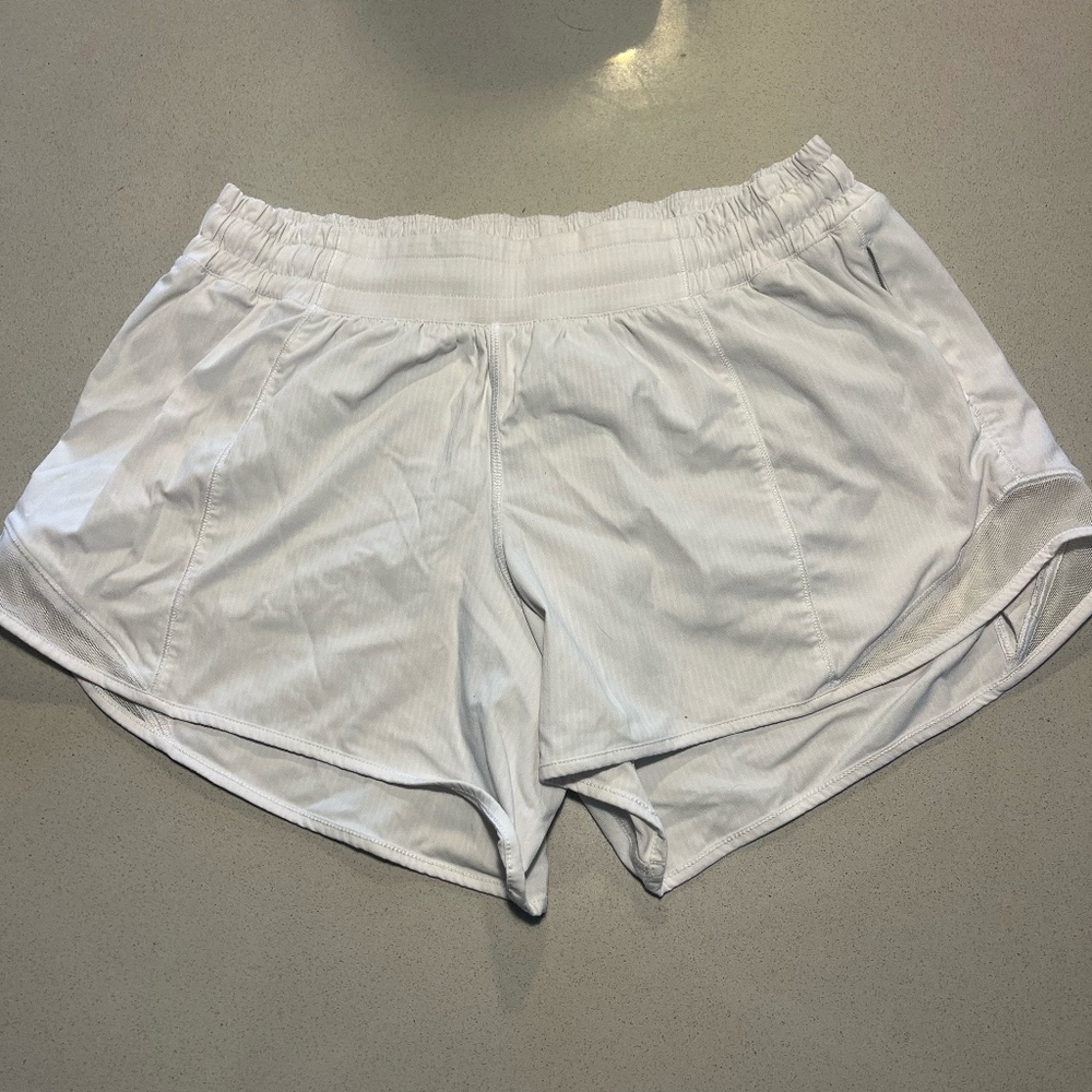 Lululemon Hotty Hot White Size 8 Shorts